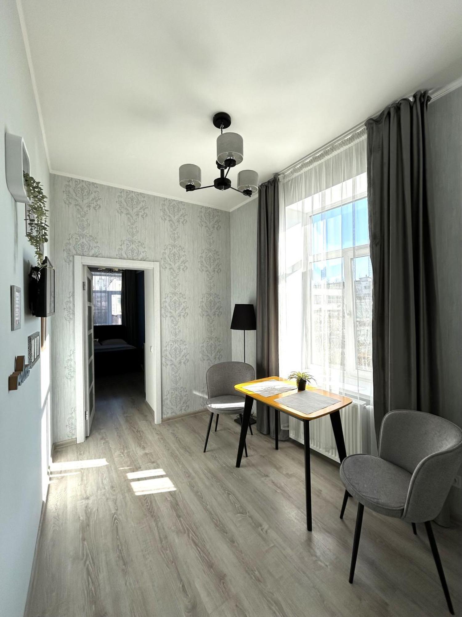 Romantic Apartment In The Сity Сenter 利沃夫 外观 照片